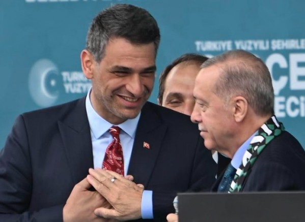 Kartepeliler Mustafa Kocaman'ı %45,63'lük oran, 35.572 oyla başkan seçti
