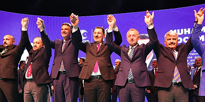 Kartepenin Mustafa Başkanına AK Parti aday tanıtımında büyük çoşku