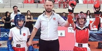 Kartepeli Abdullah Şentürk Kick boksta şampiyon